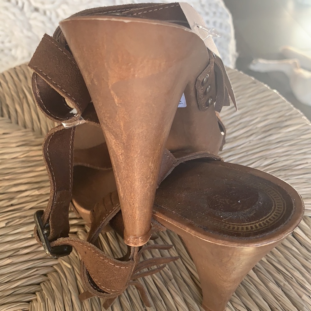 Brown Suede sandals with fringe - Picture 9 of 12